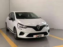 Blanco Usado 2023 Renault Clio V Equilibre Utilitario | 15.100 € (Precio justo)