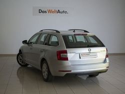 Gris plata Usado 2020 Skoda Octavia Ambition Familiar | 17.600 € (Precio justo)
