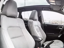 Blanco Usado 2013 Toyota Auris Hybrid Active Berlina | 10.999 € (Buen precio)