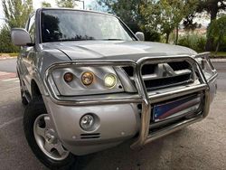 Plateado Usado 2004 Mitsubishi Montero Intense SUV | 12.500 €