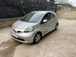 Gris / plata Usado 2006 Toyota Aygo Utilitario | 3250 € (Buen precio)