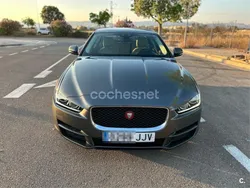 Gris / plata Usado 2016 Jaguar XE Portfolio Berlina | 16.500 € (Precio justo)
