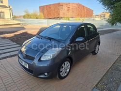 Gris / plata Usado 2009 Toyota Yaris Berlina | 7200 € (Caro)