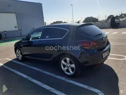 Negro Usado 2012 Opel Astra Sport Berlina | 3800 € (Buen precio)