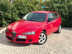 Rojo Usado 2006 Alfa Romeo 147 Utilitario | 2600 € (Precio justo)