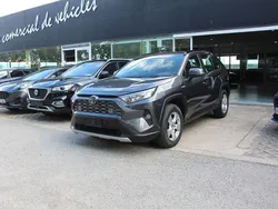 Gris Usado 2021 Toyota RAV4 Hybrid Business Edition SUV | 25.450 € (Precio justo)