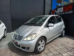 Gris / plata Usado 2010 Mercedes A160 Monovolumen | 6990 € (Un poco caro)