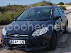 Violeta / lila Usado 2011 Ford Focus Titanium Berlina | 6700 € (Precio justo)