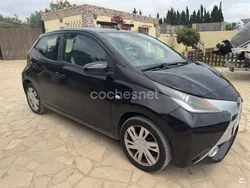Negro Usado 2017 Toyota Aygo X-play Utilitario | 7500 € (Super precio)