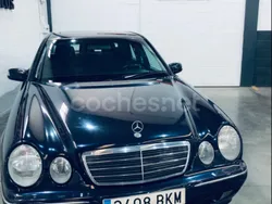Azul Usado 2001 Mercedes E270 Elegance Berlina | 3150 €