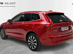 Rojo Usado 2024 Volvo XC60 Core SUV | 43.500 € (Precio justo)