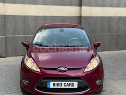 Granate Usado 2011 Ford Fiesta Titanium Utilitario | 5190 € (Precio justo)