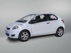 Blanco Usado 2009 Toyota Yaris Active Utilitario | 8150 € (Un poco caro)