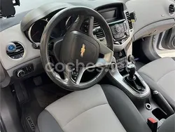 Blanco Usado 2010 Chevrolet Cruze LS Berlina | 4000 € (Precio justo)