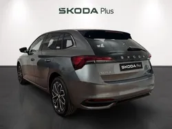 Gris Usado 2024 Skoda Scala Utilitario | 22.500 € (Precio justo)