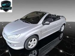 Plateado Usado 2006 Peugeot 206 CC Quiksilver Descapotable | 3490 € (Precio justo)