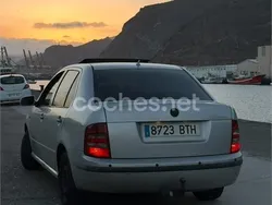 Gris / plata Usado 2002 Skoda Fabia Comfort Berlina | 1000 €