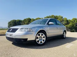 Gris / plata Usado 2002 VW Passat Highline Berlina | 4500 € (Precio justo)