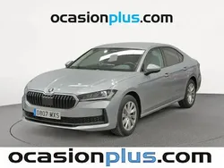 Gris plata Nuevo 2025 Skoda Superb Essence Berlina | 31.810 € (Super precio)