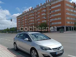 Gris / plata Usado 2013 Opel Astra Selective Familiar | 2900 €