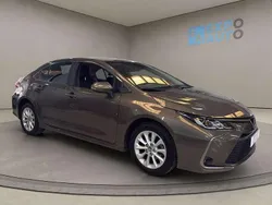 Gris Usado 2022 Toyota Corolla Active Utilitario | 19.975 € (Buen precio)