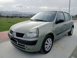 Verde Usado 2003 Renault Clio II Authentique Utilitario | 2100 € (Buen precio)