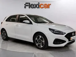 Blanco Usado 2024 Hyundai i30 Berlina | 18.490 € (Precio justo)