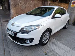 Blanco Usado 2013 Renault Mégane III Dynamique Berlina | 7500 € (Precio justo)