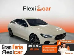 Amarillo Usado 2023 Mercedes CLA200 Shooting Brake Familiar | 27.770 €