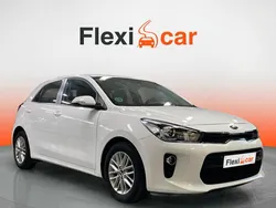 Blanco Usado 2018 Kia Rio Berlina | 9590 € (Precio justo)