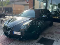 Negro Usado 2010 Alfa Romeo Giulietta Distinctive Utilitario | 7990 € (Precio justo)