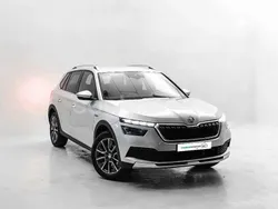 Gris / plata Usado 2023 Skoda Kamiq SUV | 25.300 € (Caro)