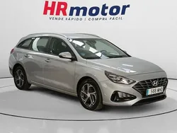 Gris Usado 2022 Hyundai i30 Essential Familiar | 16.790 € (Precio justo)