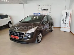 Marrón Usado 2012 Peugeot 3008 Access Berlina | 9600 € (Un poco caro)
