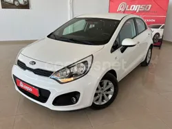 Blanco Usado 2014 Kia Rio Berlina | 7999 € (Precio justo)