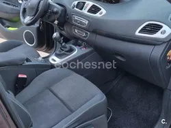 Marrón Usado 2009 Renault Scénic III Dynamique Monovolumen | 3500 € (Precio justo)