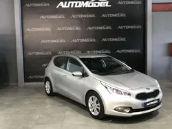 Plateado Usado 2015 Kia Ceed Utilitario | 8500 €