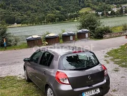 Gris / plata Usado 2010 Renault Clio II Berlina | 4849 € (Precio justo)