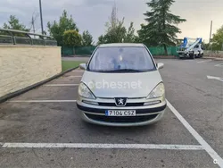 Gris / plata Usado 2004 Peugeot 807 Monovolumen | 1600 € (Precio justo)