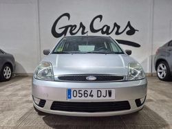 Plateado Usado 2005 Ford Fiesta Ghia Utilitario | 3695 € (Precio justo)