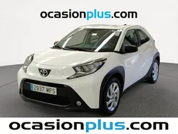 Blanco Usado 2024 Toyota Aygo Play Utilitario | 13.900 € (Precio justo)