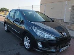 Gris / plata Usado 2010 Peugeot 308 Envy Berlina | 5000 € (Buen precio)