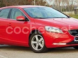 Rojo Usado 2015 Volvo V40 Momentum Familiar | 13.000 € (Caro)