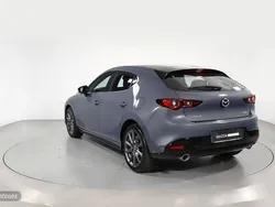 Gris Usado 2024 Mazda 3 Exclusive-Line | 30.700 €