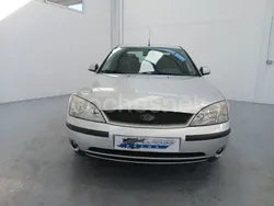 Gris / plata Usado 2002 Ford Mondeo Trend Berlina | 2500 € (Precio justo)