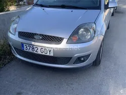 Gris / plata Usado 2008 Ford Fiesta Ambiente Utilitario | 2300 € (Buen precio)