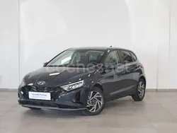 Gris / plata Usado 2024 Hyundai i20 Berlina | 19.500 € (Precio justo)