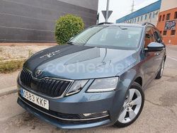 Gris / plata Usado 2018 Skoda Octavia Style Familiar | 13.999 € (Precio justo)