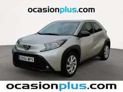 Gris Usado 2024 Toyota Aygo Play Utilitario | 14.091 € (Precio justo)