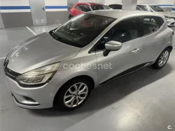 Gris / plata Usado 2017 Renault Clio GrandTour Zen Familiar | 8000 € (Precio justo)